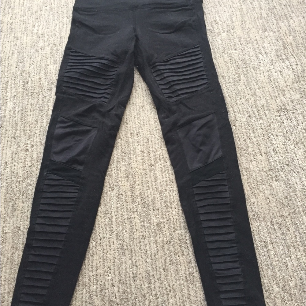 Alo Moto leggings